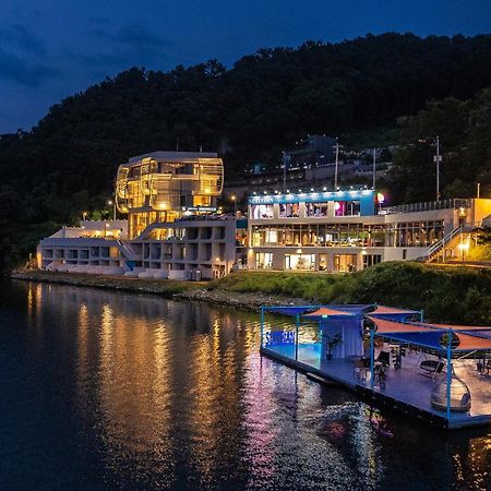 Gapyeong Suiteian Hotel&Resort Exteriör bild