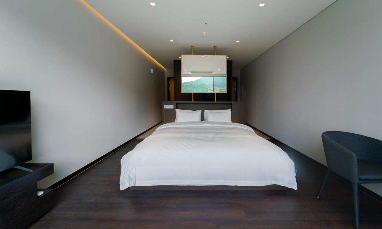 Gapyeong Suiteian Hotel&Resort Exteriör bild