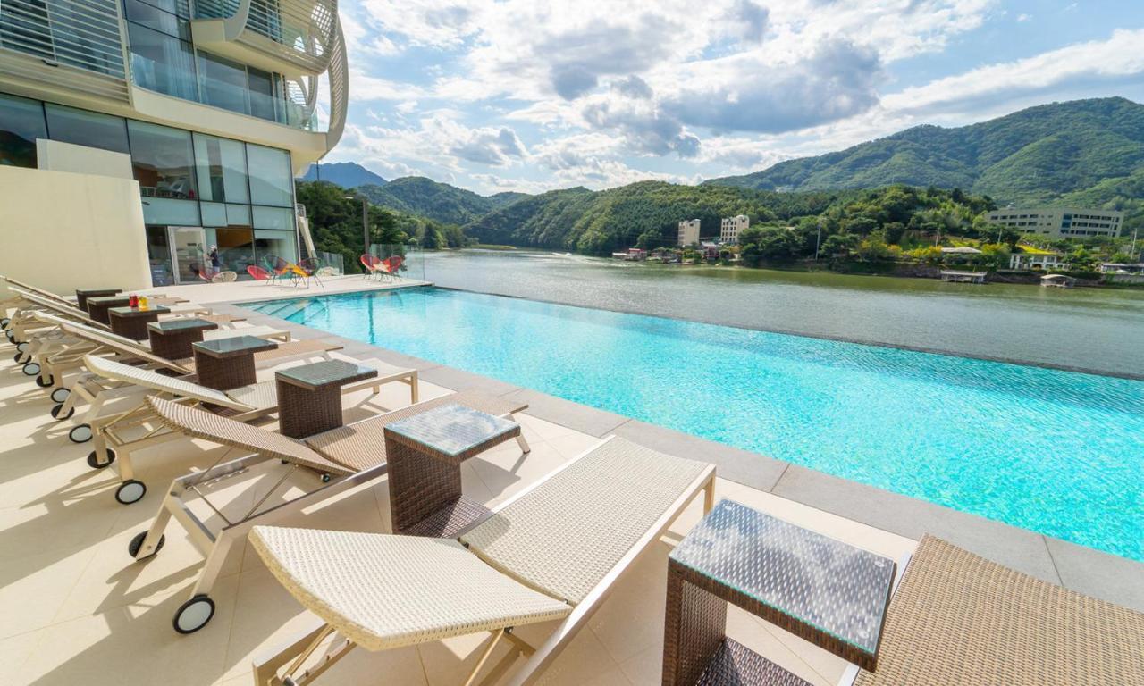 Gapyeong Suiteian Hotel&Resort Exteriör bild