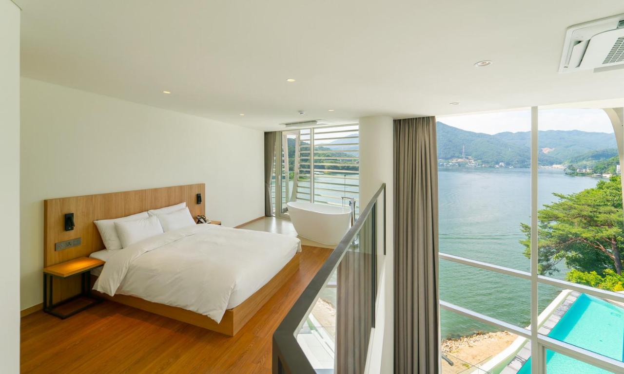 Gapyeong Suiteian Hotel&Resort Exteriör bild