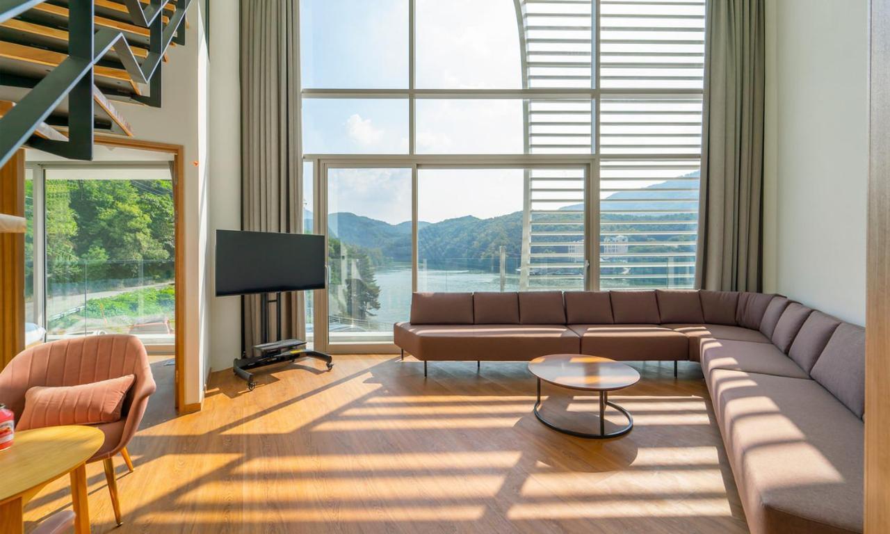 Gapyeong Suiteian Hotel&Resort Exteriör bild