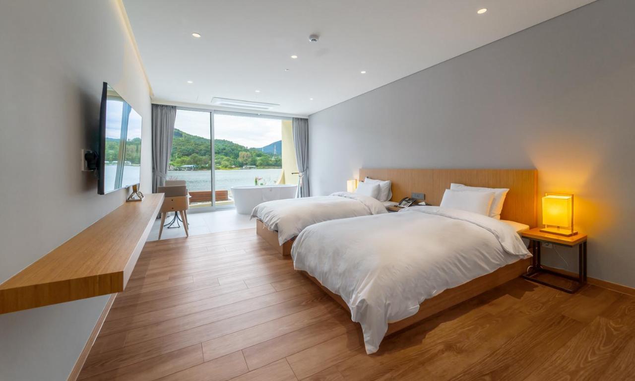 Gapyeong Suiteian Hotel&Resort Exteriör bild