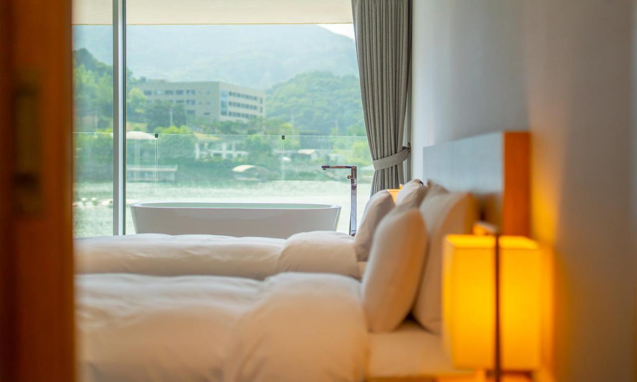Gapyeong Suiteian Hotel&Resort Exteriör bild