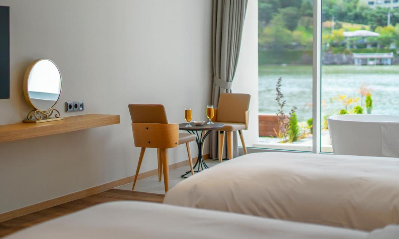 Gapyeong Suiteian Hotel&Resort Exteriör bild