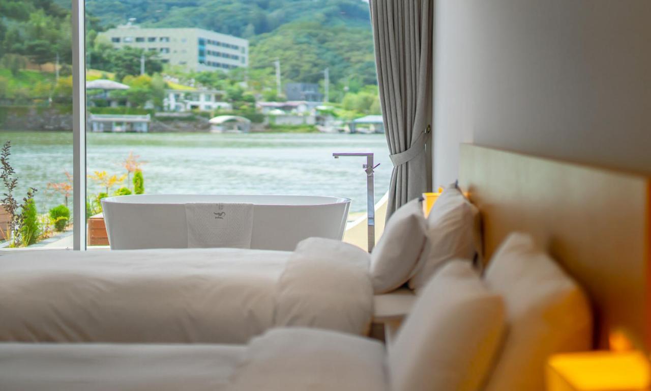 Gapyeong Suiteian Hotel&Resort Exteriör bild