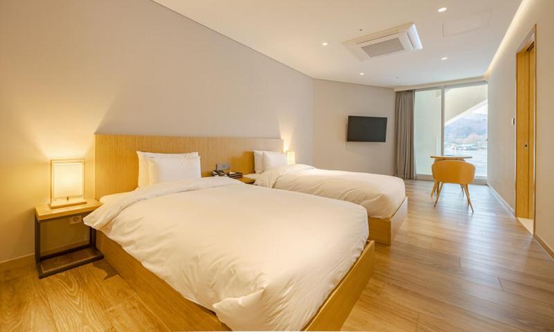 Gapyeong Suiteian Hotel&Resort Exteriör bild