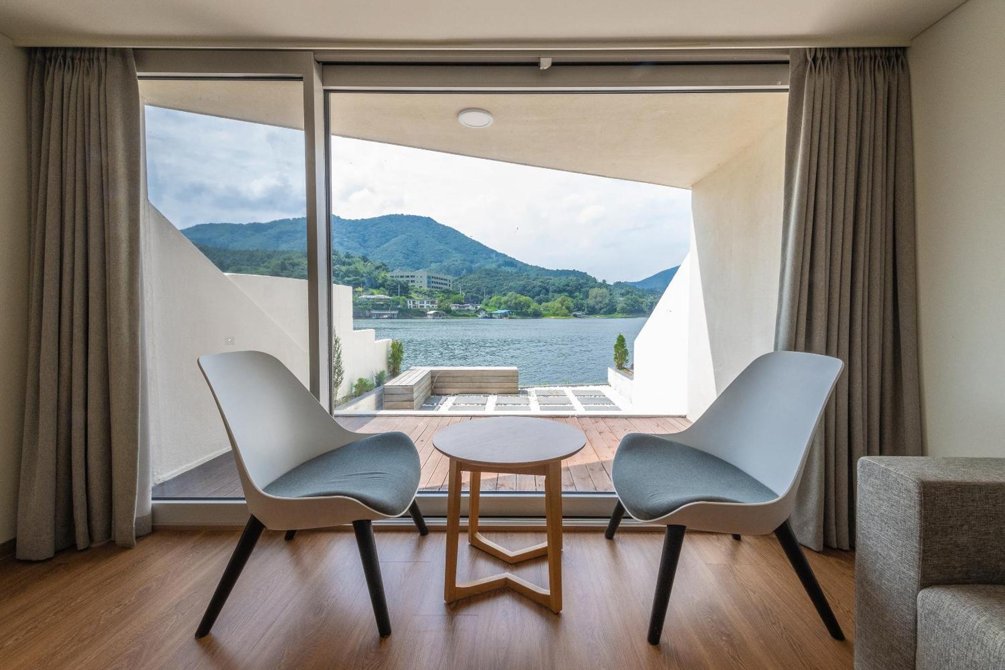 Gapyeong Suiteian Hotel&Resort Exteriör bild