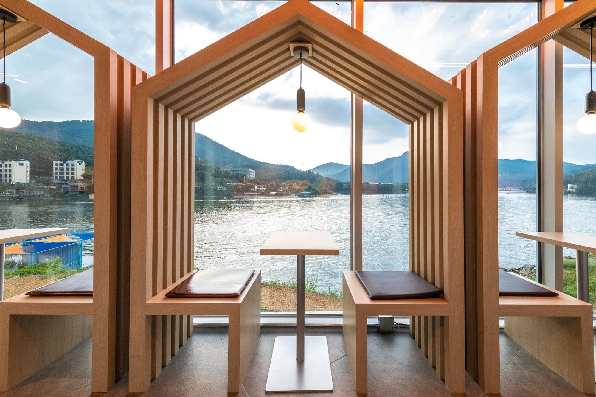 Gapyeong Suiteian Hotel&Resort Exteriör bild