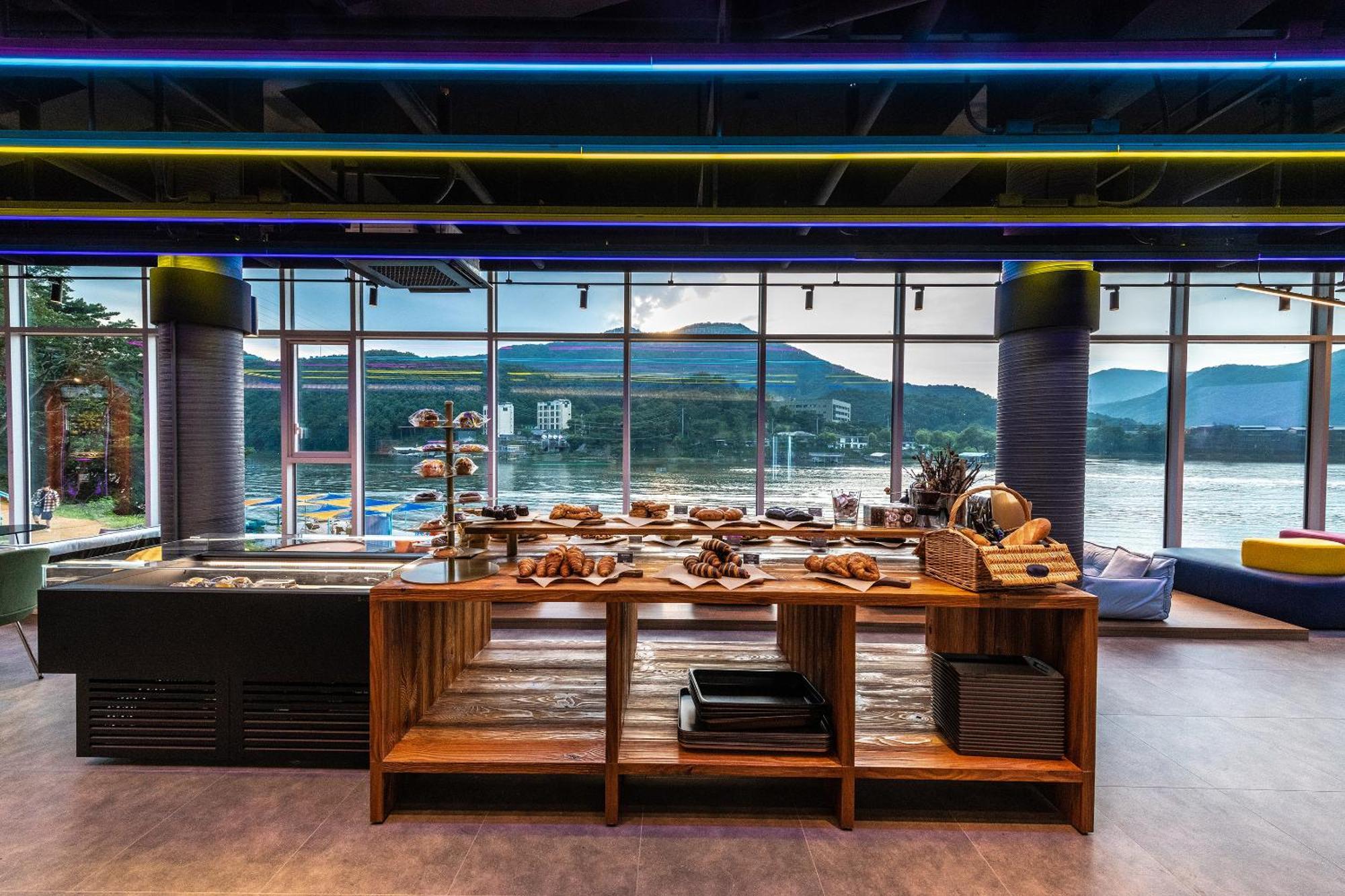 Gapyeong Suiteian Hotel&Resort Exteriör bild